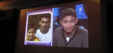 Le véritable Fahim Mohammad (et son papa en photo) sur un plateau de télévision